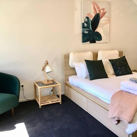 Number 1 - Chic Inner City Rooms كريستتشيرش المظهر الخارجي الصورة